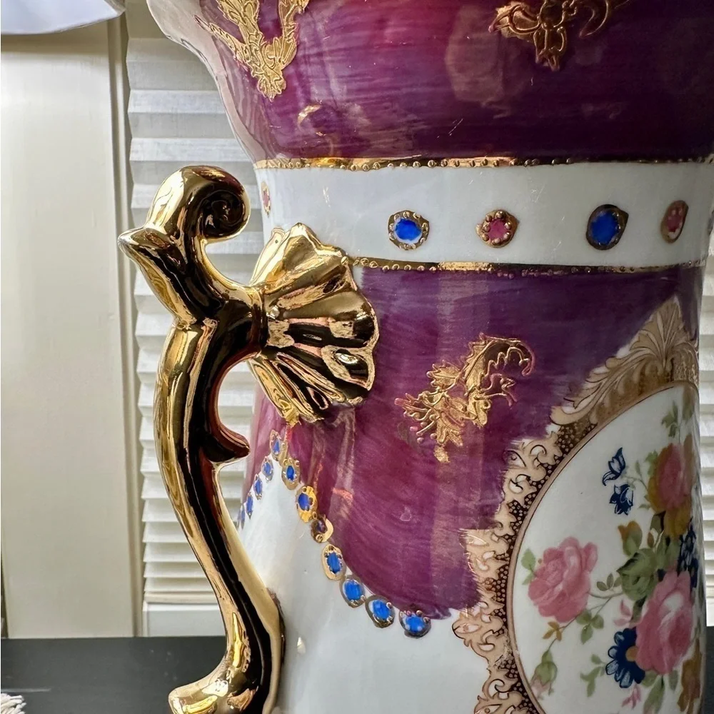 VINTAGE, HIGHLY DECORATIVE, WHITE & PURPLE BALUSTER VASE. ORNATE GILDED HANDLES.